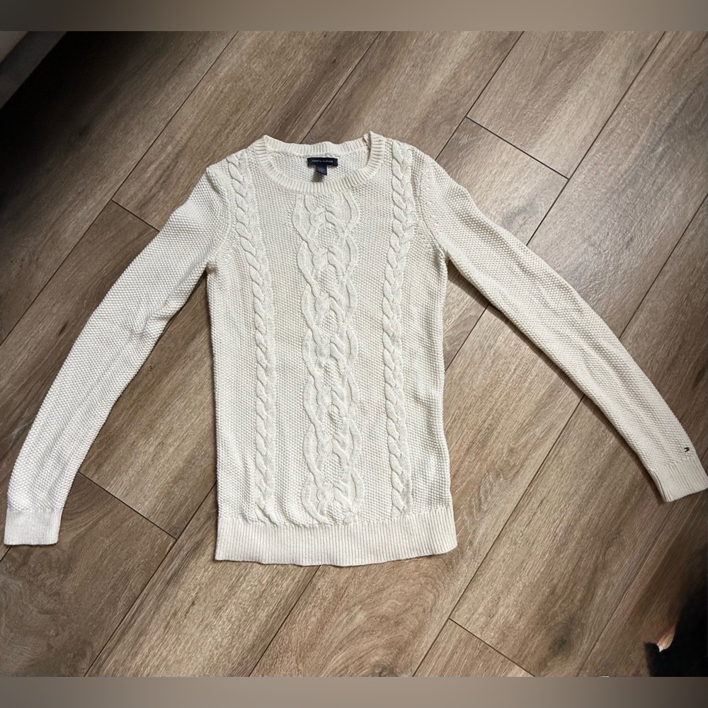 Tommy Hilfiger Cozy and chunky Women's Cream Cable Knit Sweater